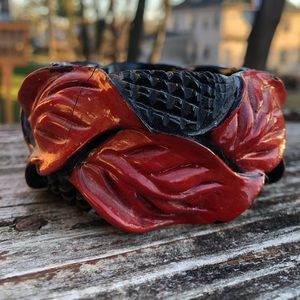Vintage black and red leaf old plastic/Bakelite bangle bracelet…issue